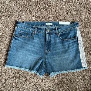 NWT Loft Raw Hem Patchwork Embroidered Details Stretch Jeans Shorts Size 31/ 12